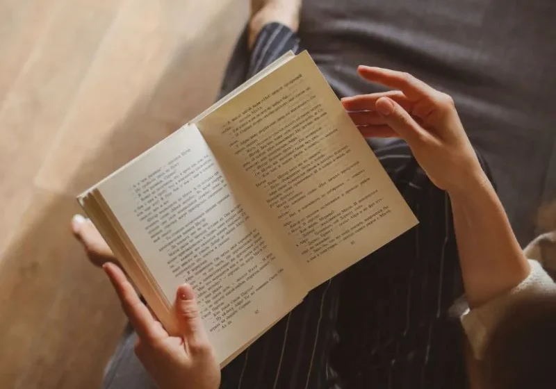 a winter solo date idea: reading