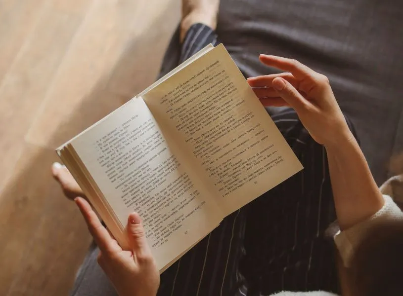 a winter solo date idea: reading