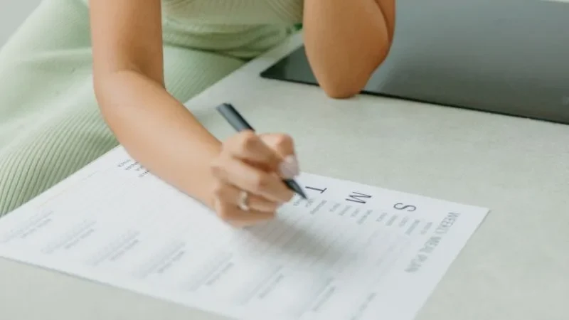 woman being intentional and planning her week