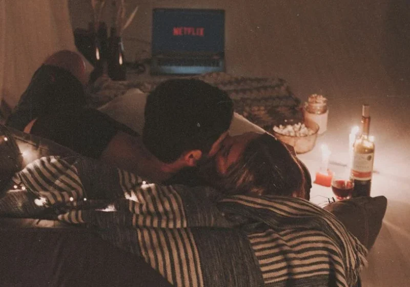 couple enjoying a netflix marathon night