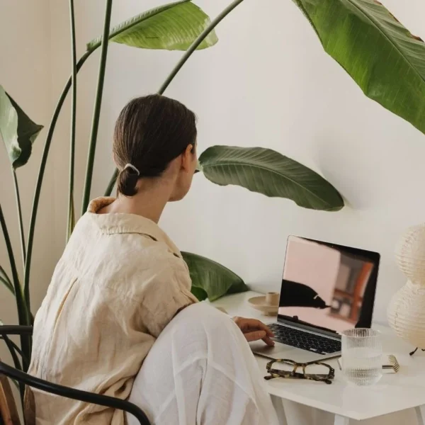 woman looking at her computer screen: what your ai conversation reveals about you